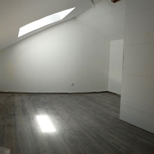  NL IMMOBILIER - UN VIAGER : Apartment | MEXIMIEUX (01800) | 64 m2 | 880 € 